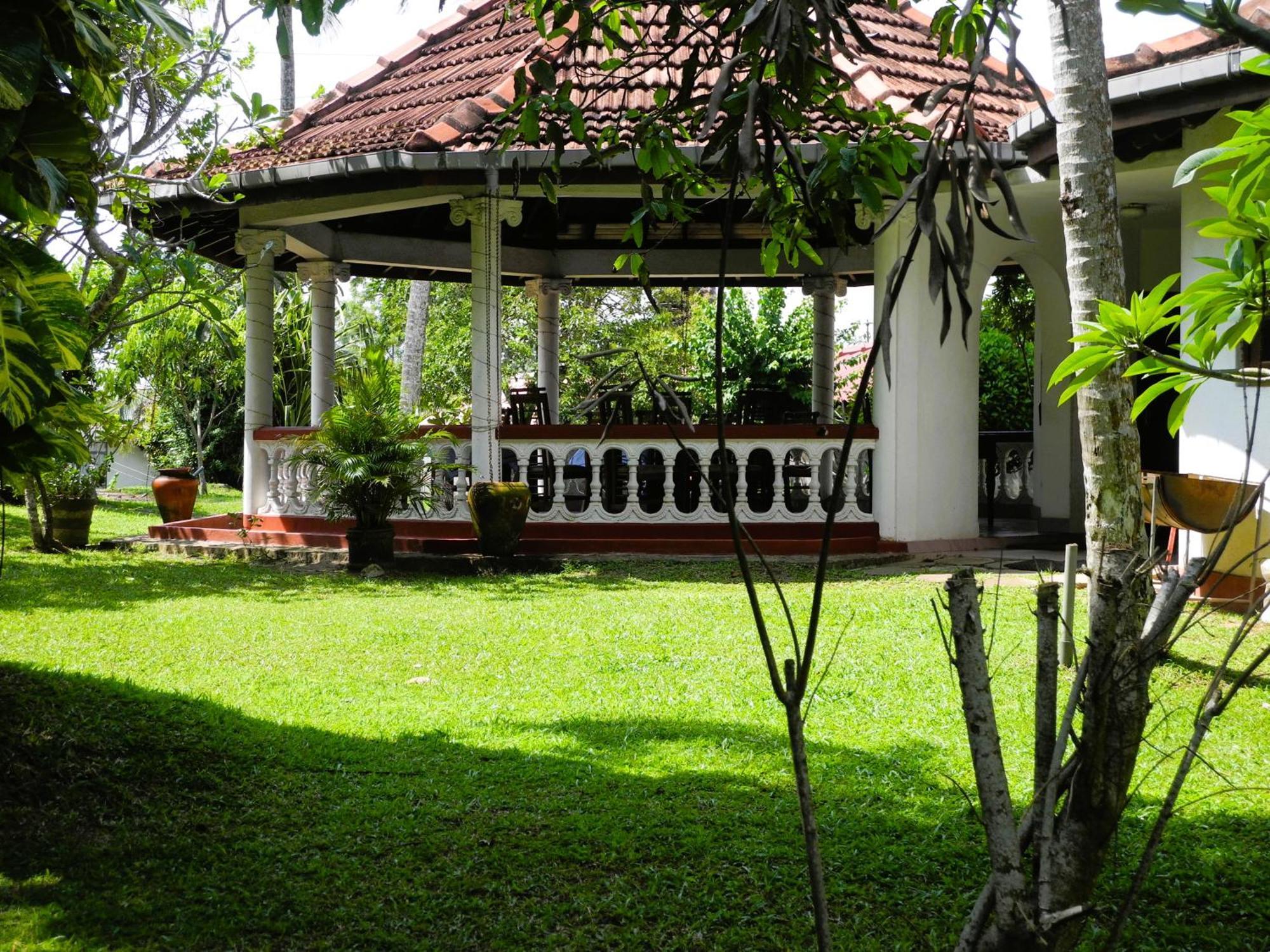Top Of The Hill Guesthouse فيليغاما المظهر الخارجي الصورة