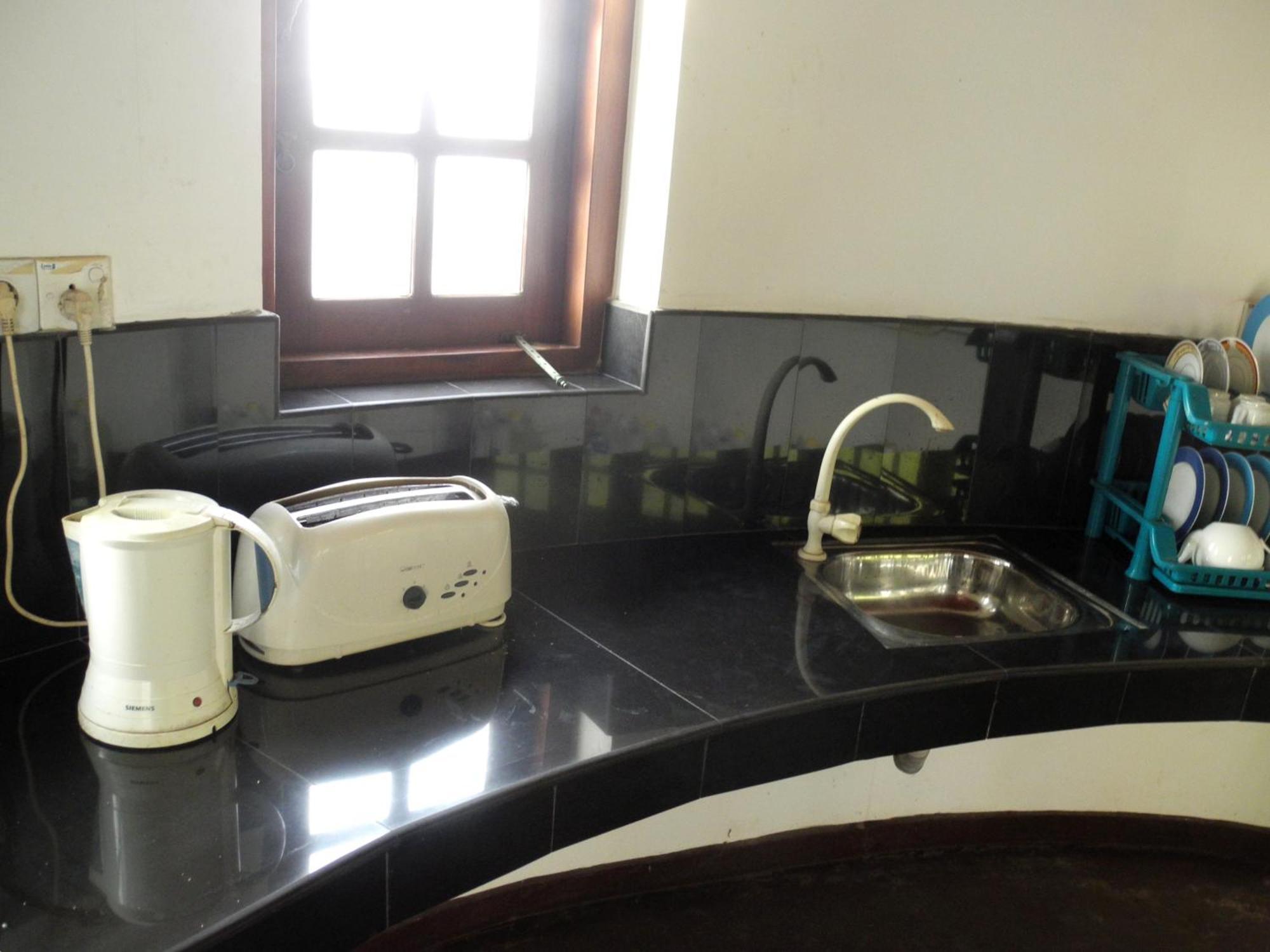 Top Of The Hill Guesthouse فيليغاما المظهر الخارجي الصورة