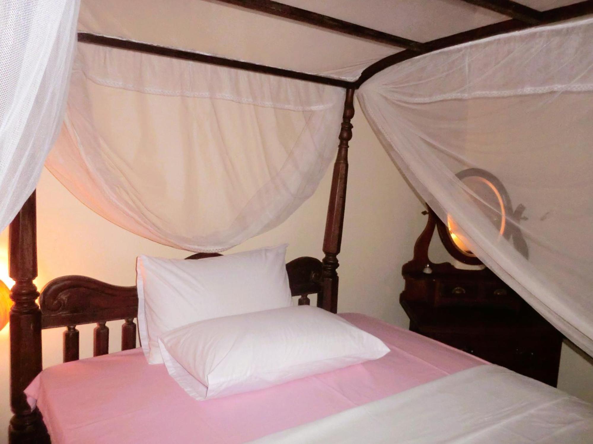 Top Of The Hill Guesthouse فيليغاما الغرفة الصورة
